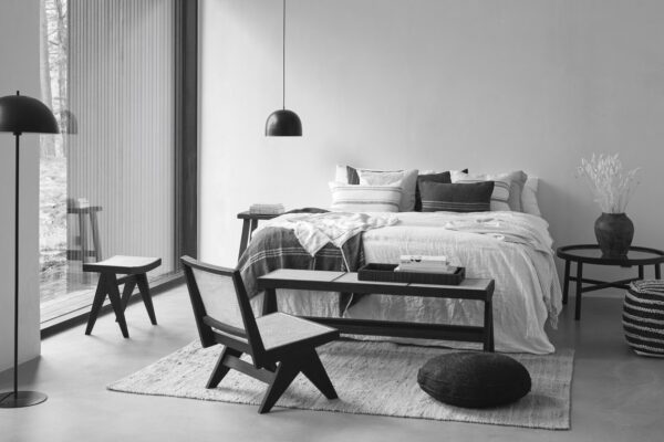 Laelamp Monaco 32x24 +145 cm must