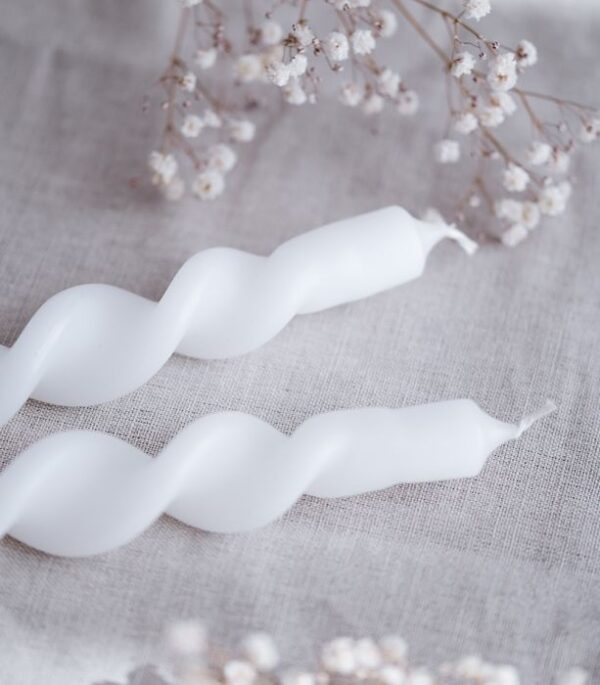 Küünal spiraal 21,5cm +/-9h valge 2tk