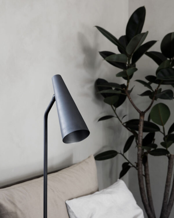 Põrandalamp Precise d21x h124cm must