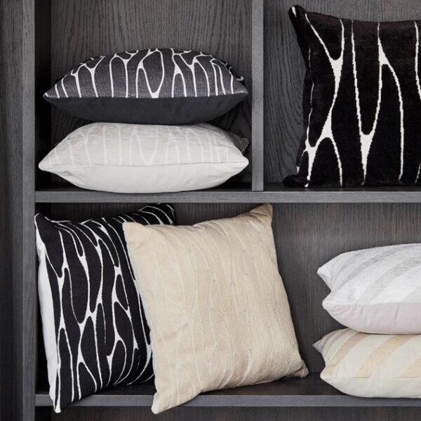 Dekoratiivpadi Bo 45x45cm must