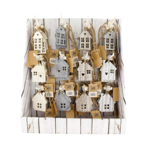 Kuuseehe aknaga puidust maja 7x0,5x8,8cm 1tk, erinevad