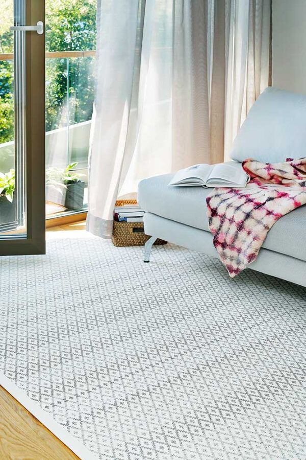 Kahepoolne vaip Narma Tsirgu valge 70x140cm