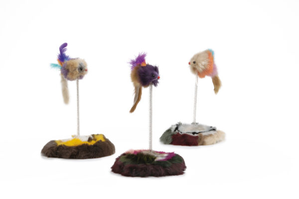 BZ plüüsist hiir, vedru otsas