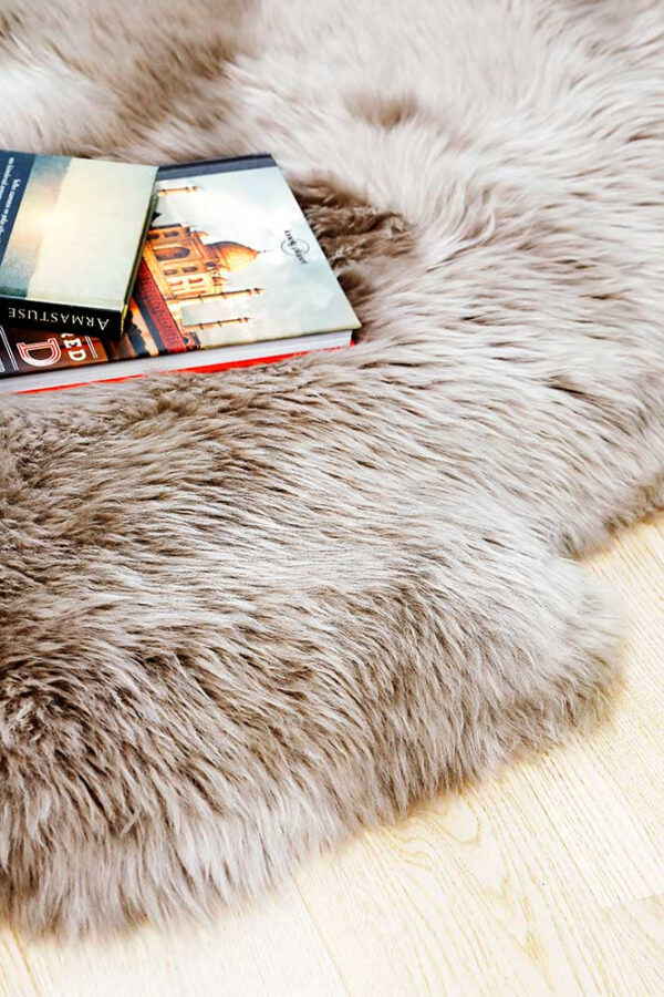 Lambanahk Narma Merino mink M ±60x90cm