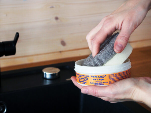 Puhastusaine Power Paste 250g ja käsn Scub mommy