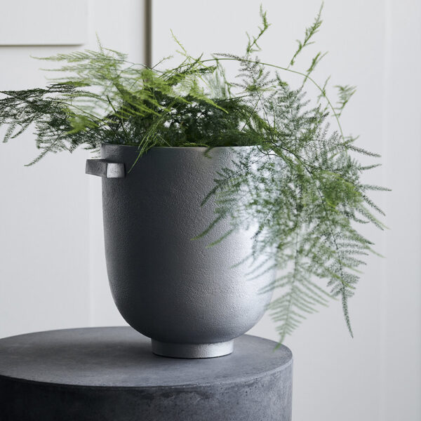 Lillepott Foem, Raw aluminium h23xd20cm