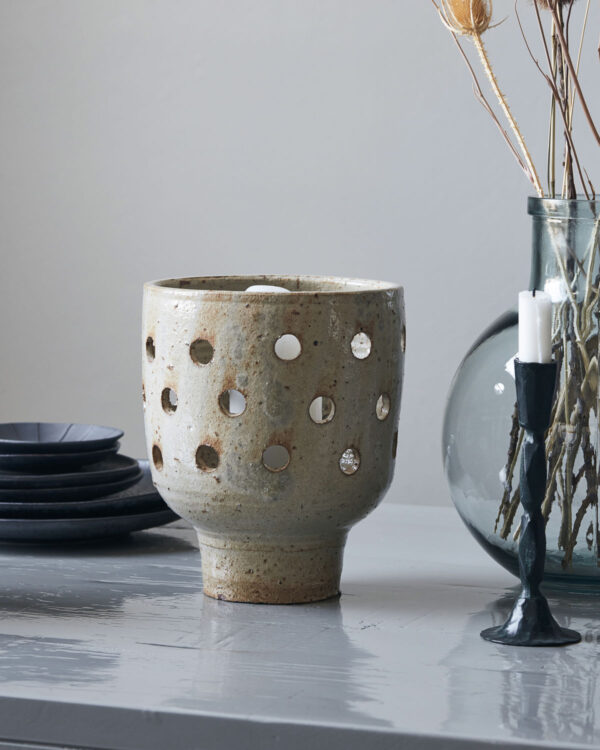 Küünlahoidja Artist d20x h26cm beež