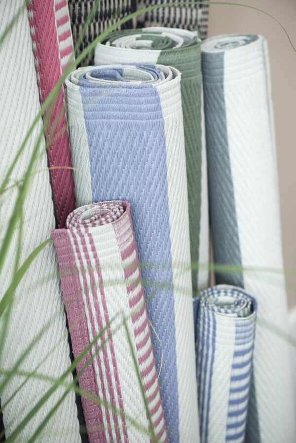 Vaip triibuline 90x180cm taaskasutatud plastikust roheline