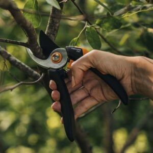 Oksakäärid vaheliti Fiskars P321
