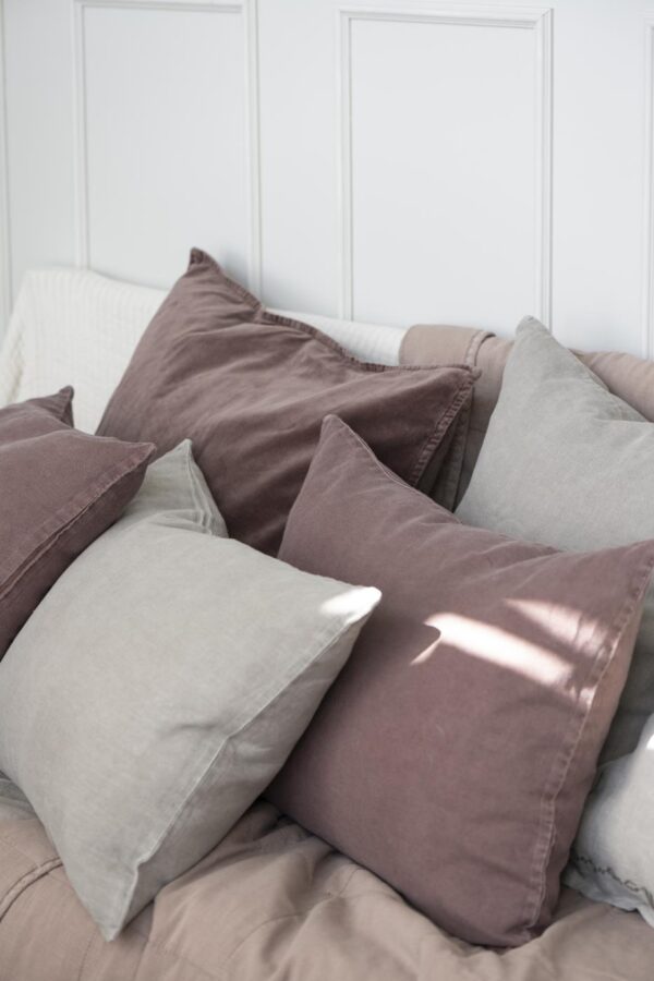 Dekoratiivpadi 50x50cm pruun