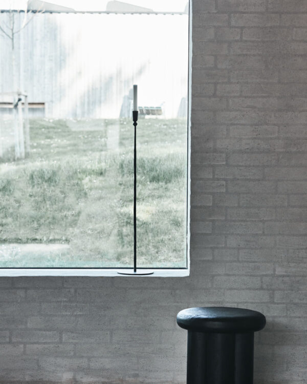 Küünlajalg Trivo d18x h70cm must