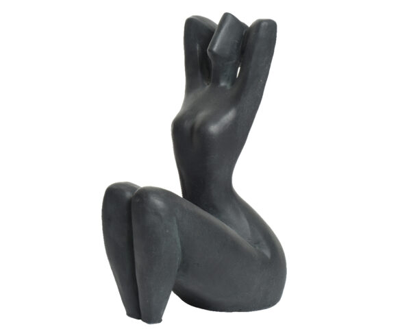 Kuju istuv naine 19x31x46cm t.hall