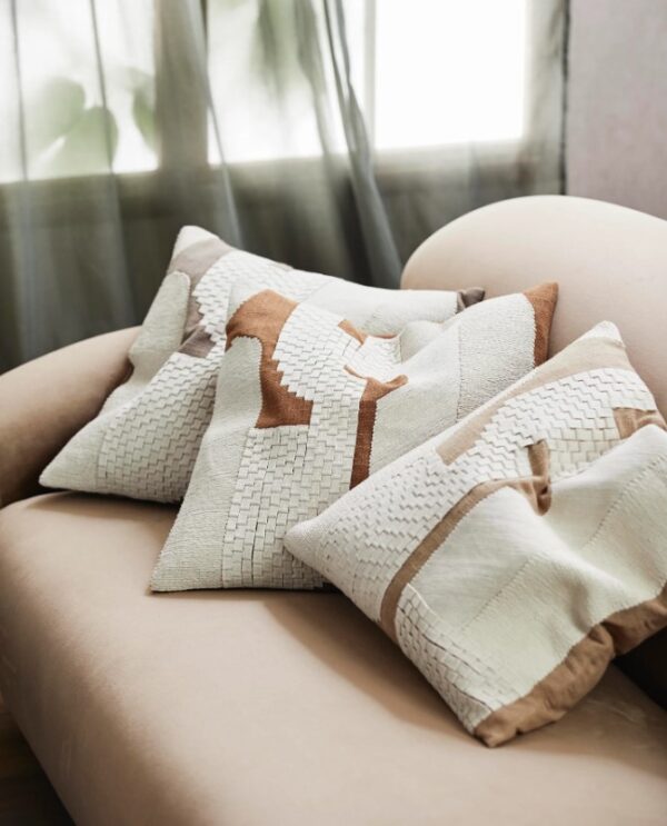 Dekoratiivpadi Dorado 48x48cm valge, oranz muster