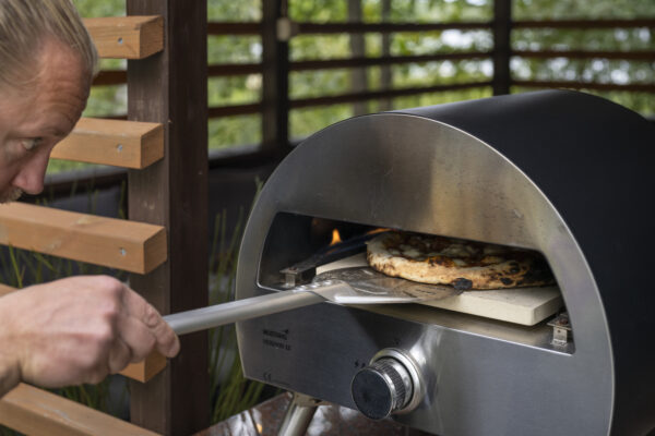 Pitsalabidas Mustang Premium 18x56cm