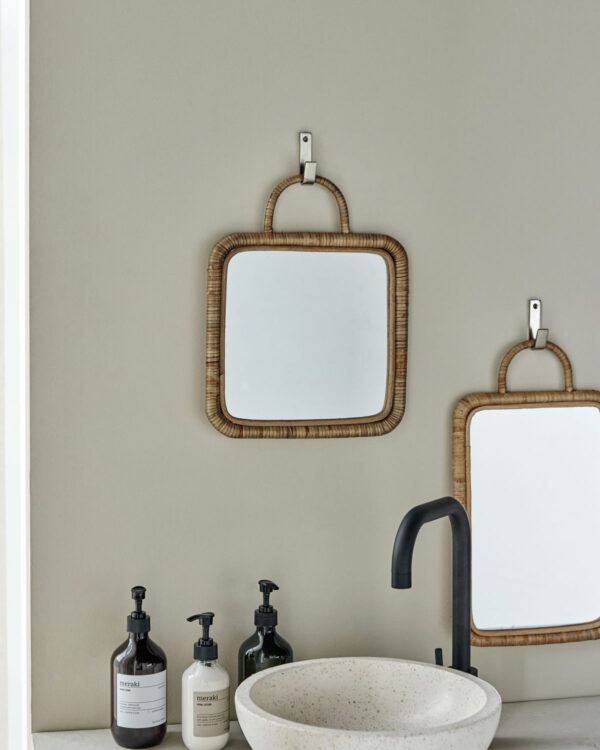 Peegel 28x28cm punutud äärega