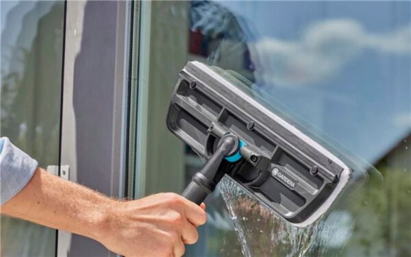 Aknapesuhari Gardena Cleansystem