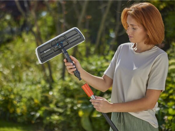 Aknapesuhari Gardena Cleansystem