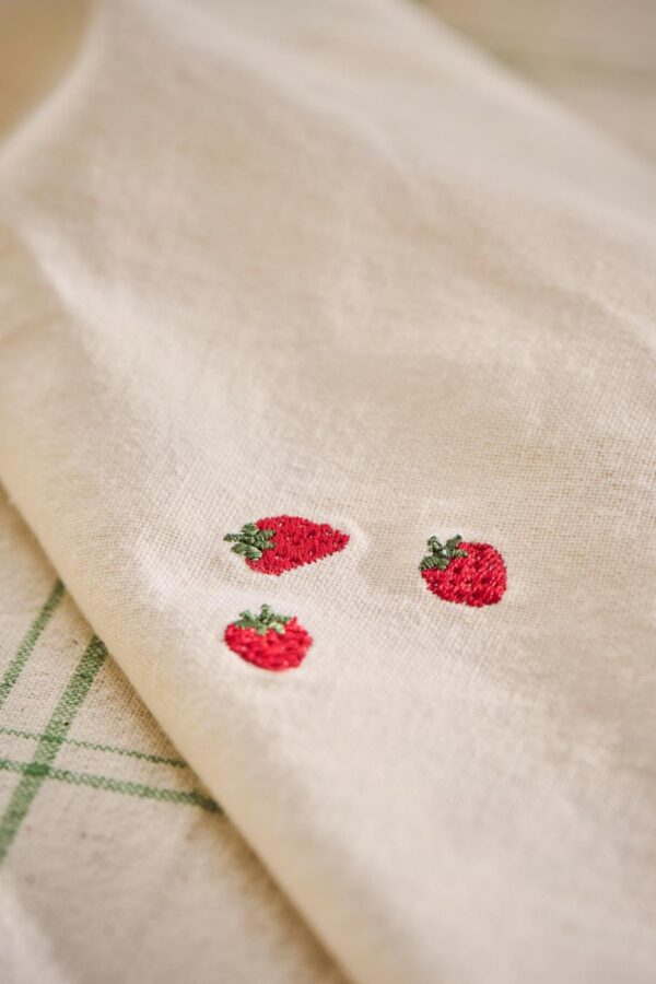 Salvrätik maasikatega kreem 40x40cm