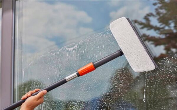 Aknapesuhari Gardena Cleansystem