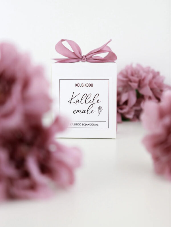 Küünal Kallile emale 40-50h, karbis