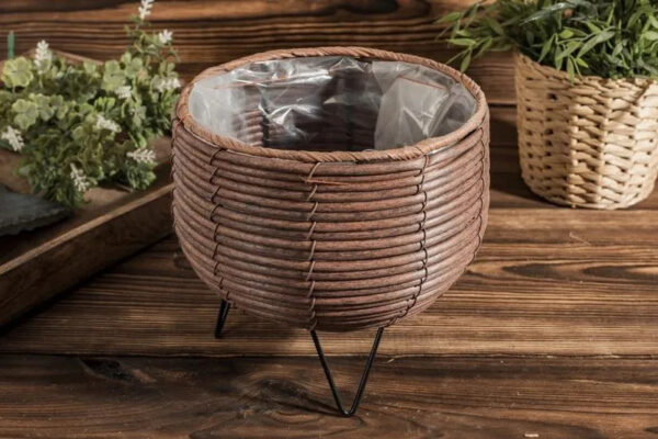 Punutud korv jalgadel kile sisuga Ø25,5x15,5x23cm pruunikas punane