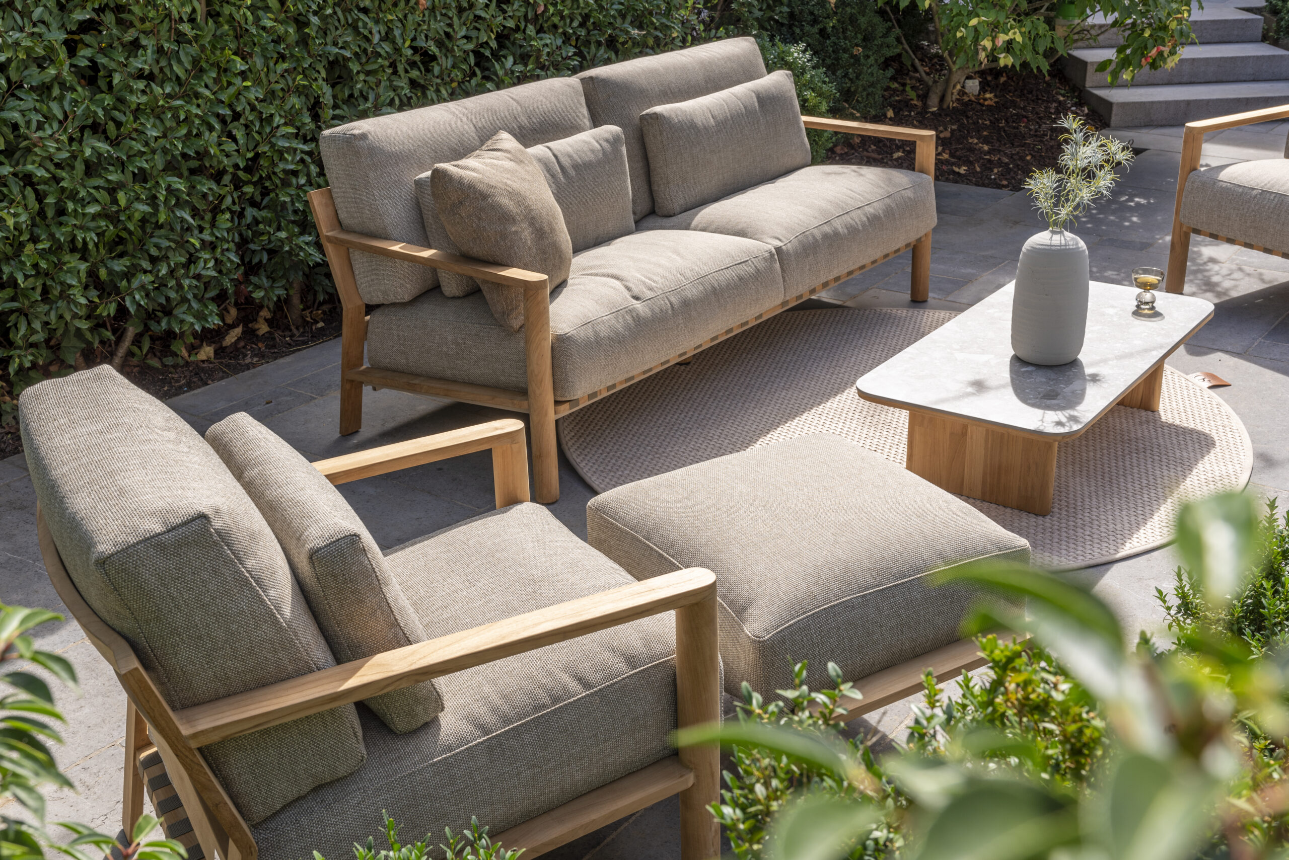 Lucas lounge set outdoors _12