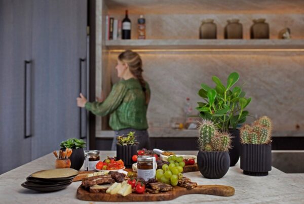 Lillepott Groove Ø18x h15cm must