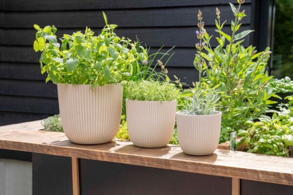 Lillepott Groove Ø21,5x h20cm valge