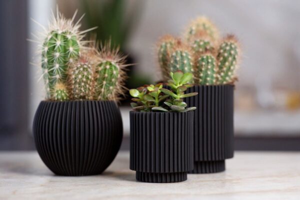 Lillepott Groove Ø18x h15cm must