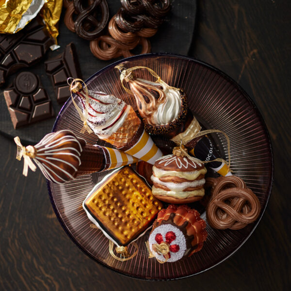 Kuuseehe klaasist koonusjäätis pruun 4,6x4,9x h16,4cm erinevad 1tk