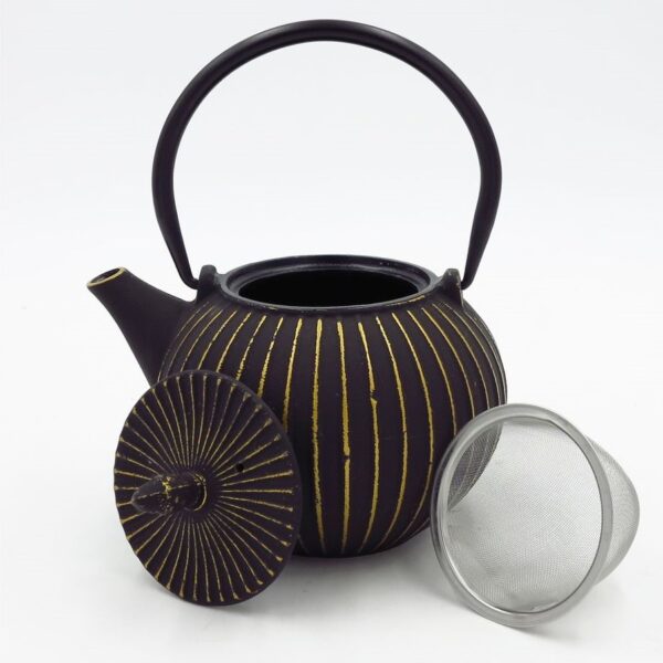 Teekann malmist, sõelaga must/kuldne 0,85L