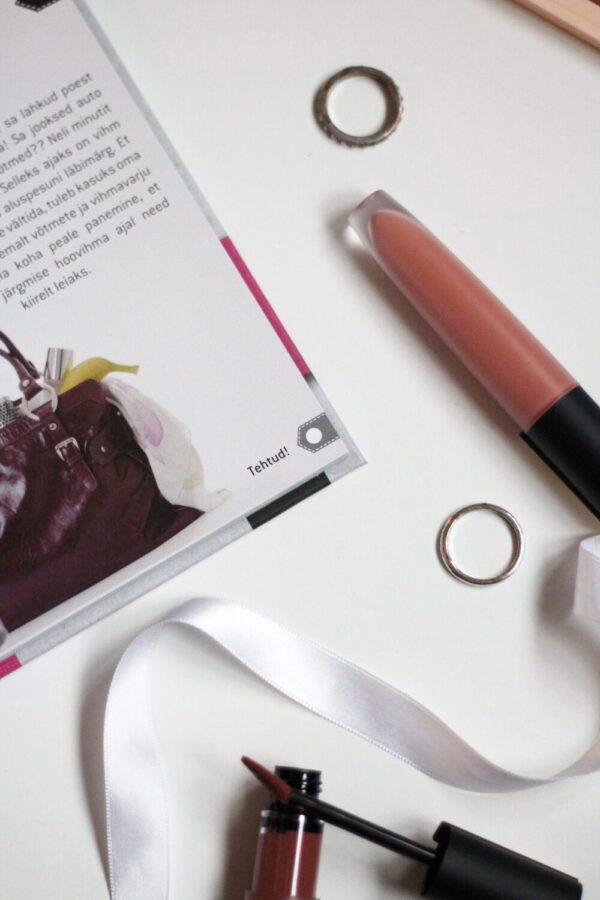 Raamat 100 asja, mida iga naine vähemalt korra elus tegema peaks