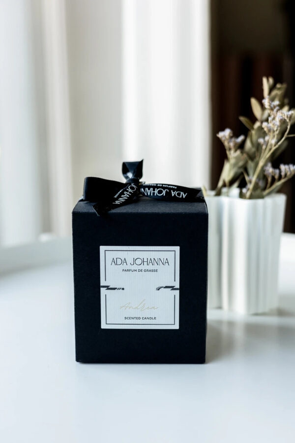 Parfüümküünal Andrea must 220g