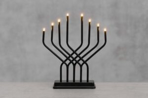 Advendiküünal Bessy must 8LED taimeriga