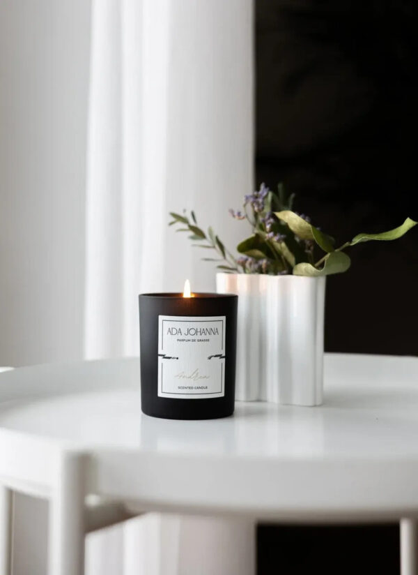 Parfüümküünal Andrea must 220g