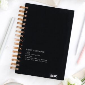 Täpimärkmik kõvade kaantega spiraalköites