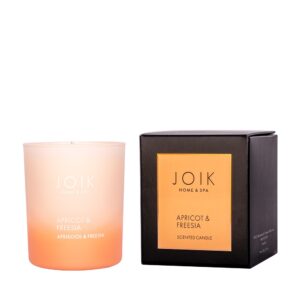 JOIK Home & Spa lõhnaküünal Aprikoos & freesia kinkekarbis 150g