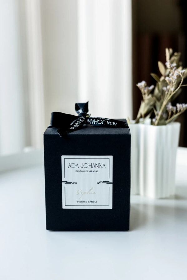 Parfüümküünal Sophie must 220g