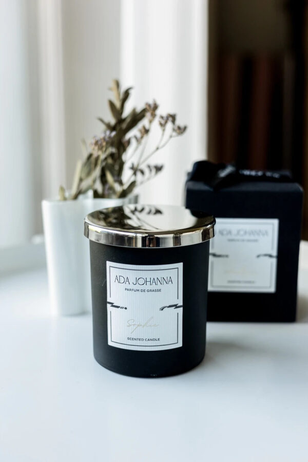 Parfüümküünal Sophie must 220g