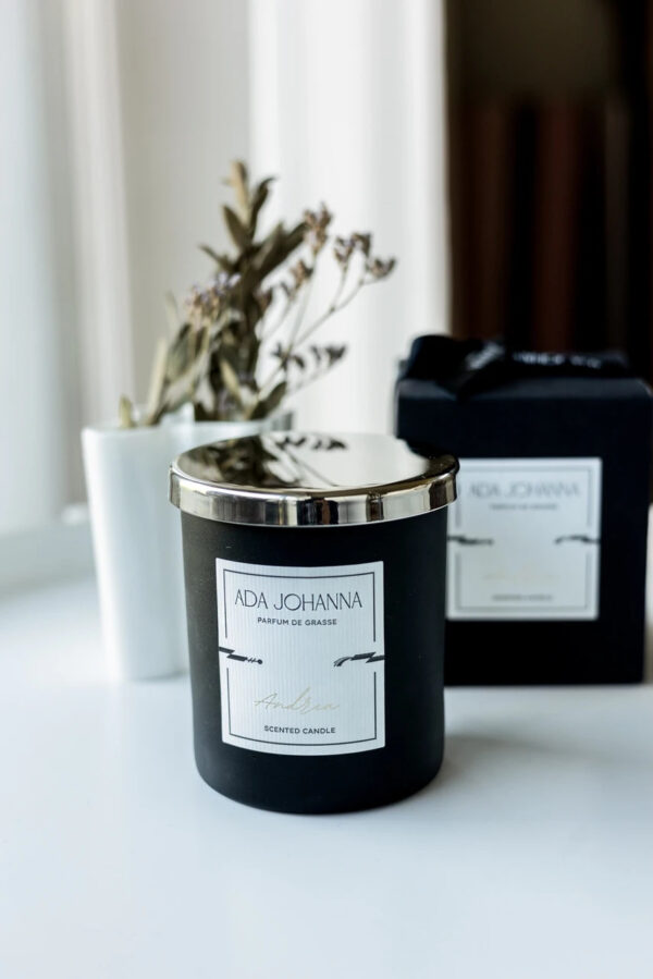 Parfüümküünal Andrea must 220g