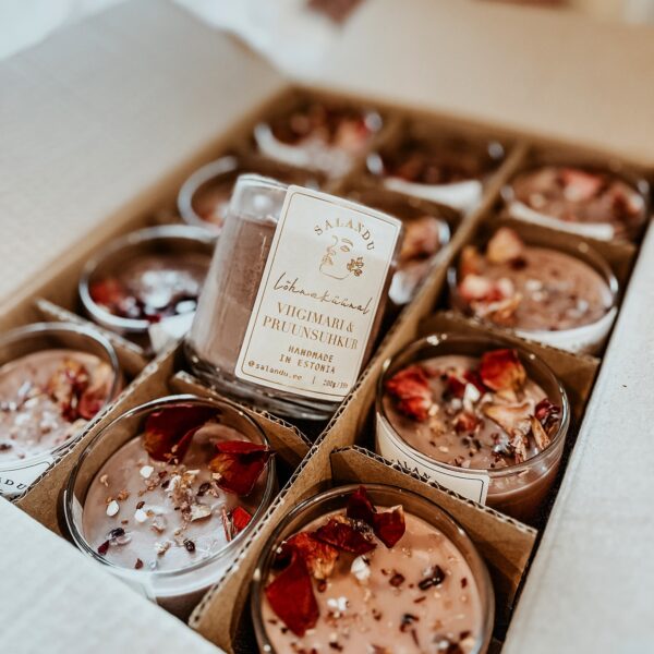 Lõhnaküünal Viigimari ja pruunsuhkur