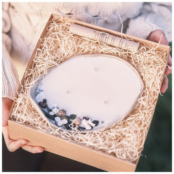 Käsitööküünal karbis 35-45h 3 tahti