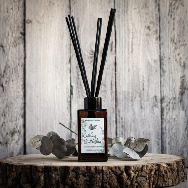 Cozy Cabin Candles ruumilõhnastaja Catching Butterflies 150g