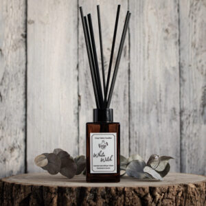 Cozy Cabin Candles ruumilõhnastaja White Witch 150g