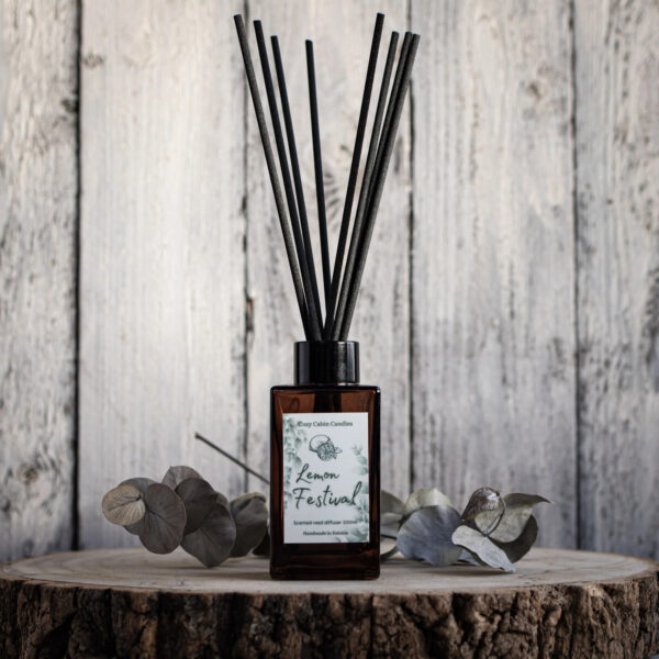 Cozy Cabin Candles ruumilõhnastaja Lemon Festival 150g