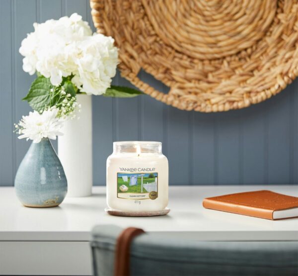 Lõhnaküünal Yankee Candle Clean Cotton Medium