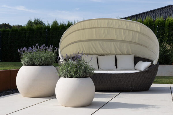 Lillepott Polystone Globe Ø60x h43cm kreem