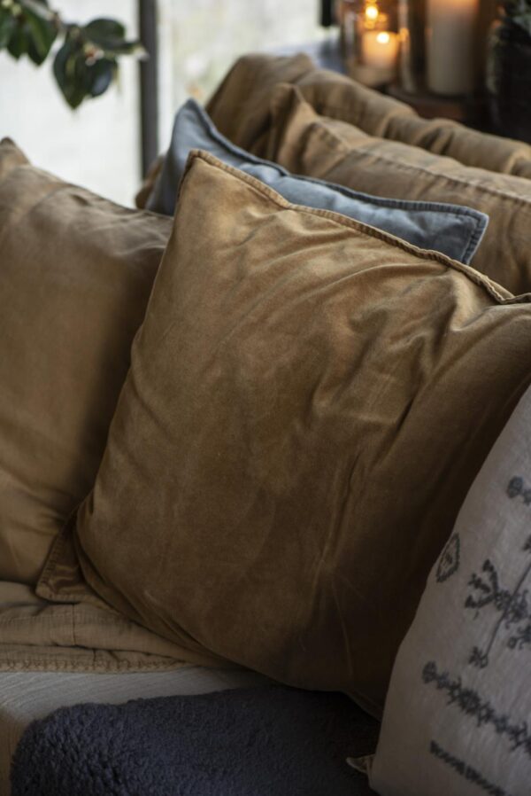 Dekoratiivpadi sametist pruun 52x52cm