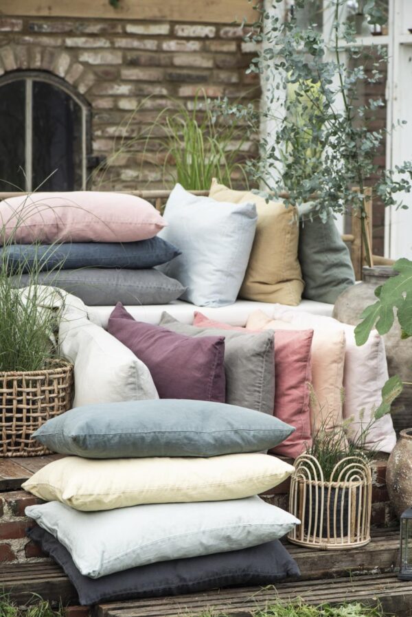 Dekoratiivpadi suitsuhall 40x60cm