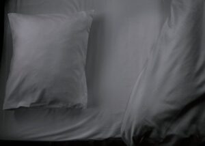 Voodilina Fanni K graniithall satiin 240x260cm